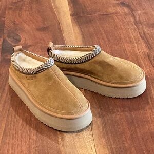 Koolaburra by UGG Suede Slippers - Size 7 - New without Box/Tag